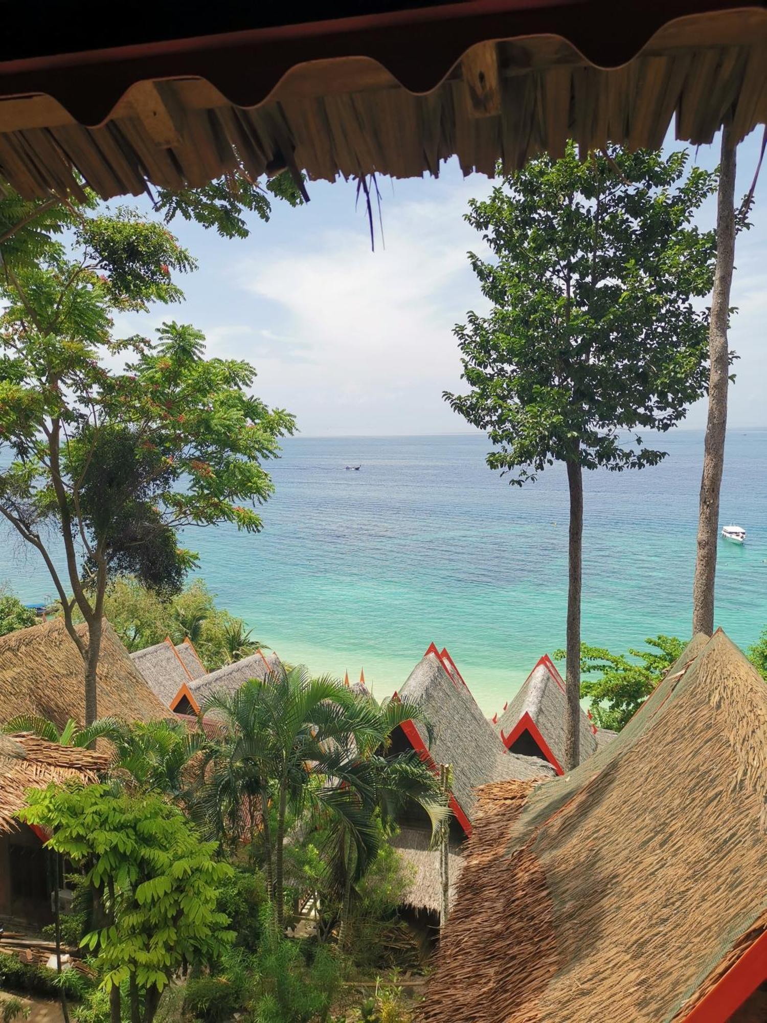 Ocean View Hillside Bungalow Air Conditioning